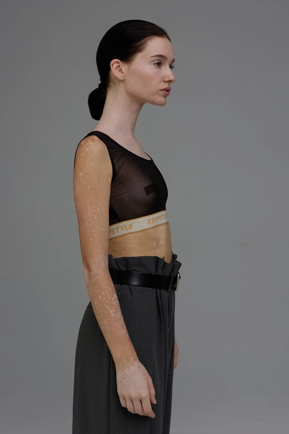 топ "mesh" на резинці в чорному кольорі