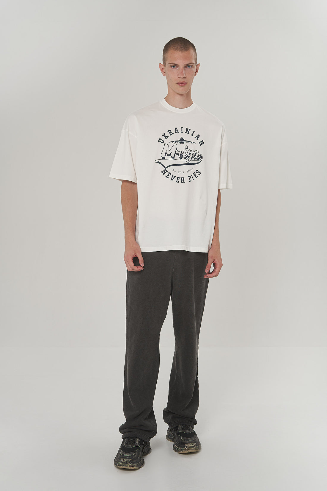 футболка "mriya" у молочному кольорі