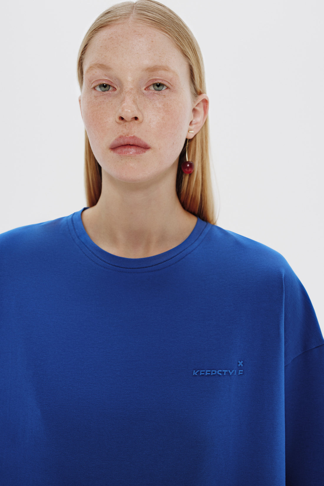 футболка logo у кольорі elelctric blue