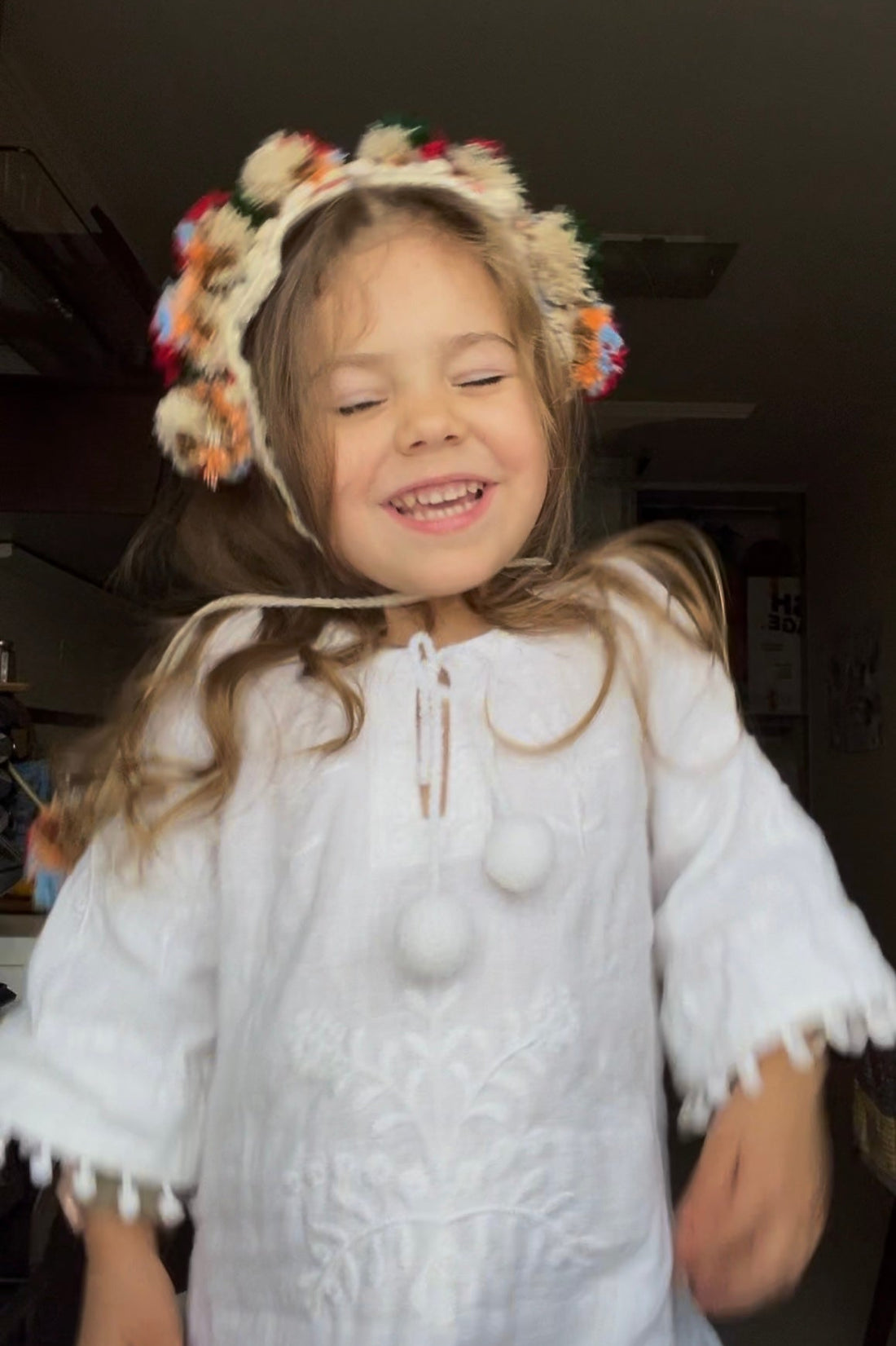 світло-бежева етнічна пов’язка "чільце" для дівчаток