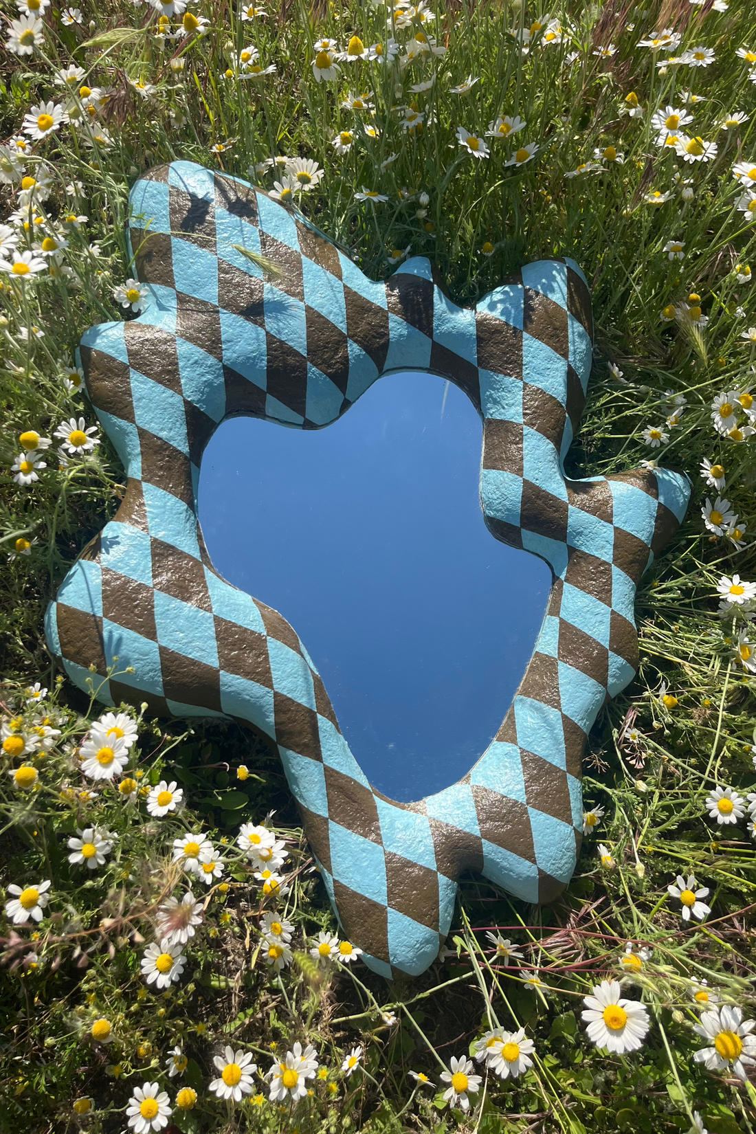 дзеркало з принтом ромби у блакитно-коричневому кольорі