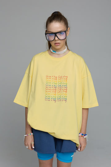 футболка "hug" у кольорі baby yellow