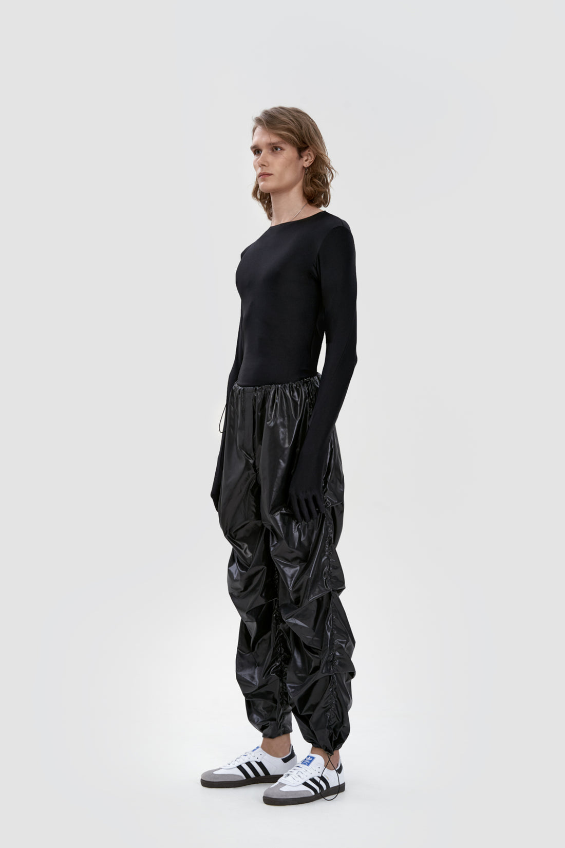 лонгслів "lilith" у чорному кольорі