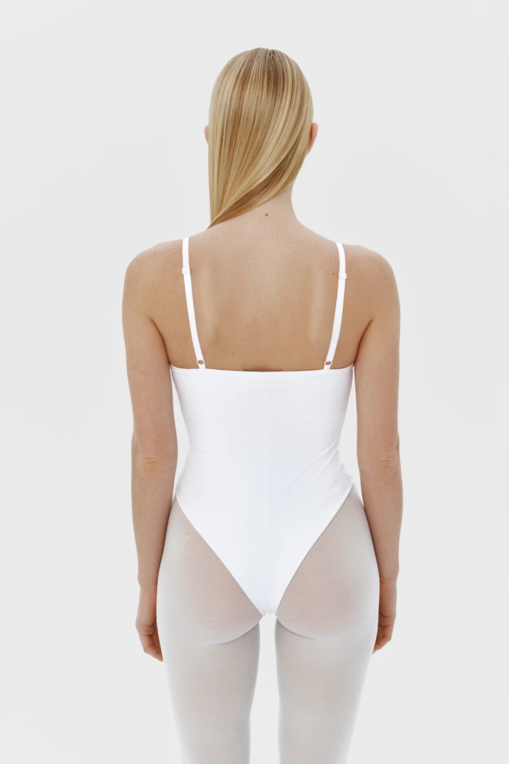 боді smooth на бретелях у білому кольорі
