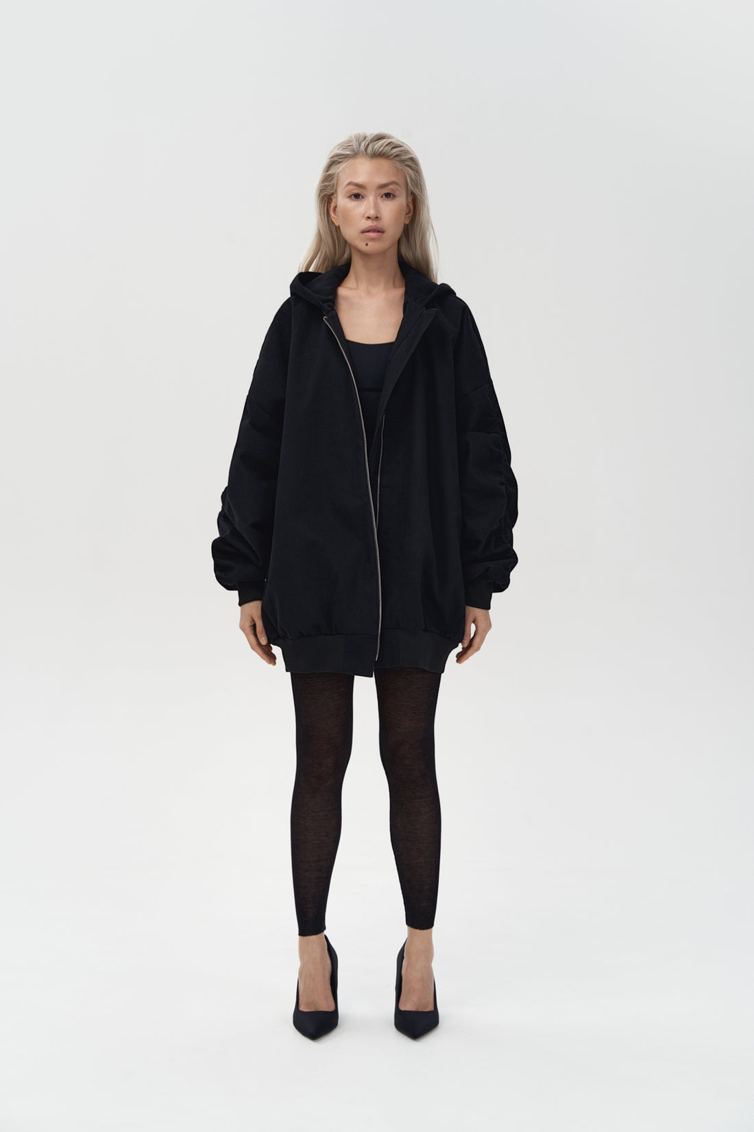 бомбер oversize у чорному кольорі