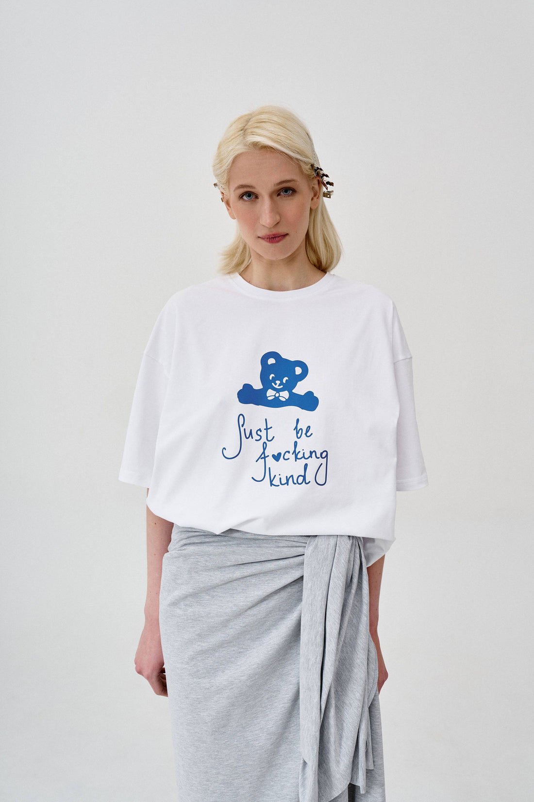 футболка kind у білому кольорі