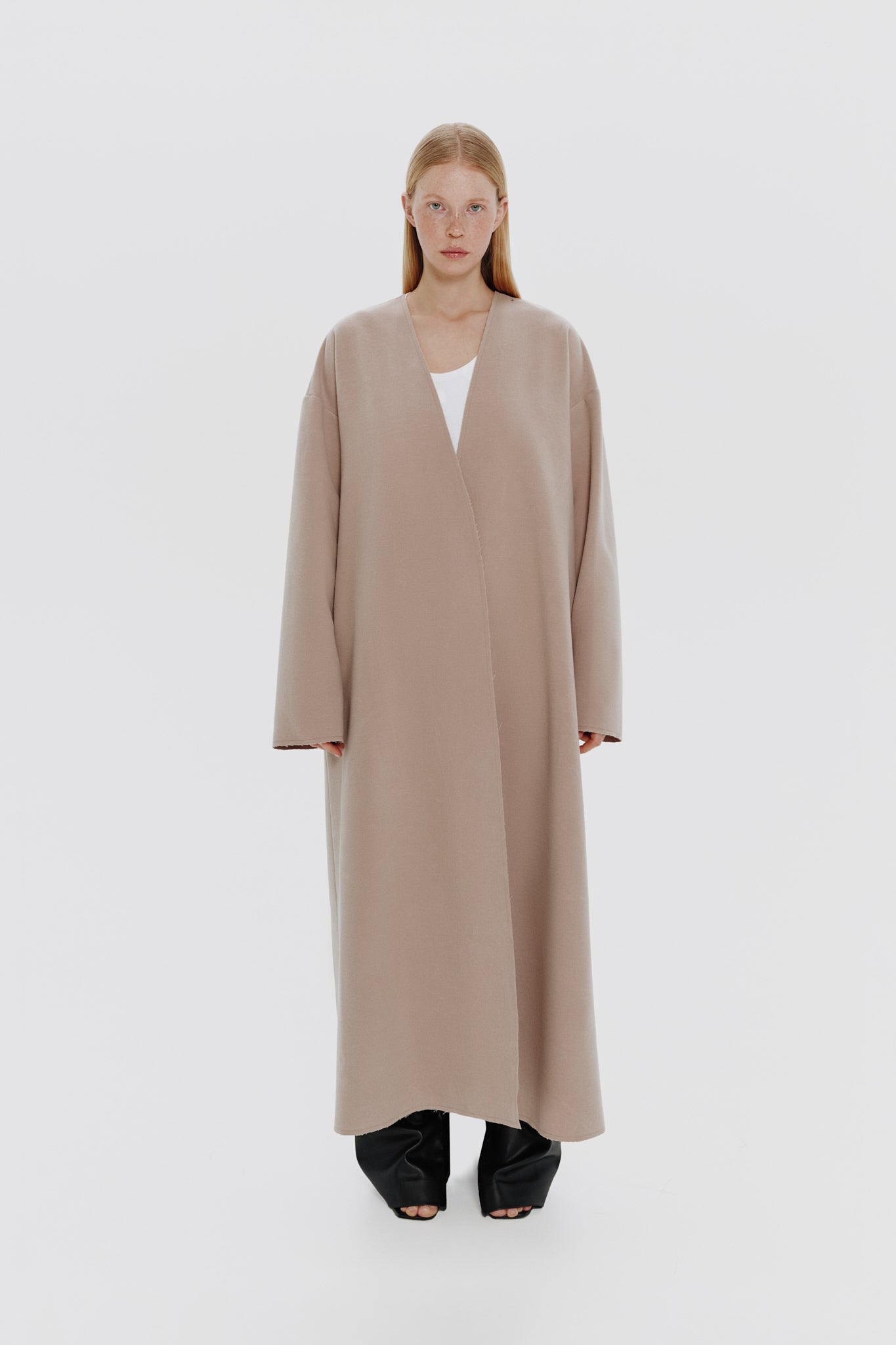 *пальто "plain" у бежевому кольорі special selection