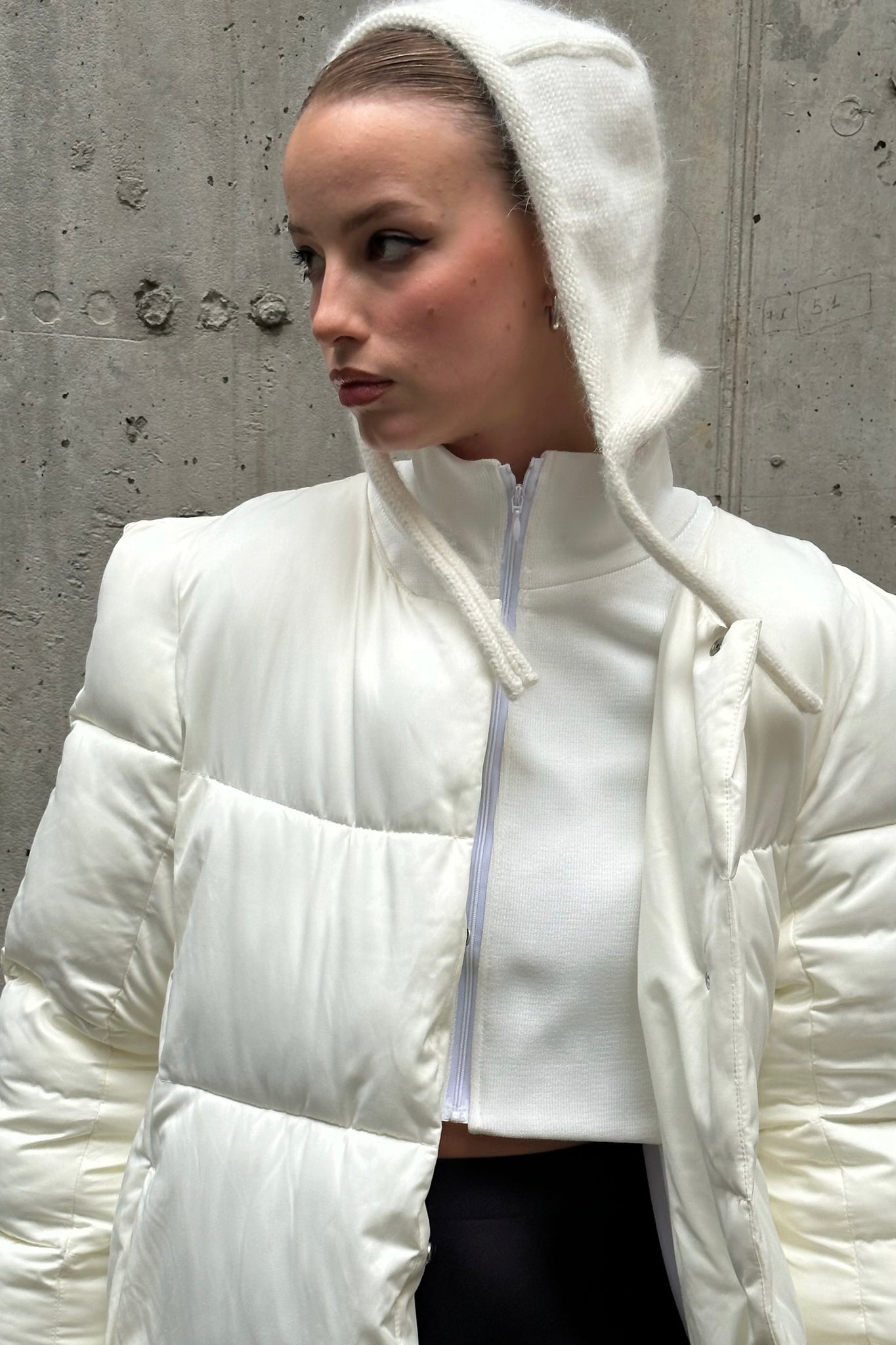 *довгий пуховик у молочному кольорі special selection