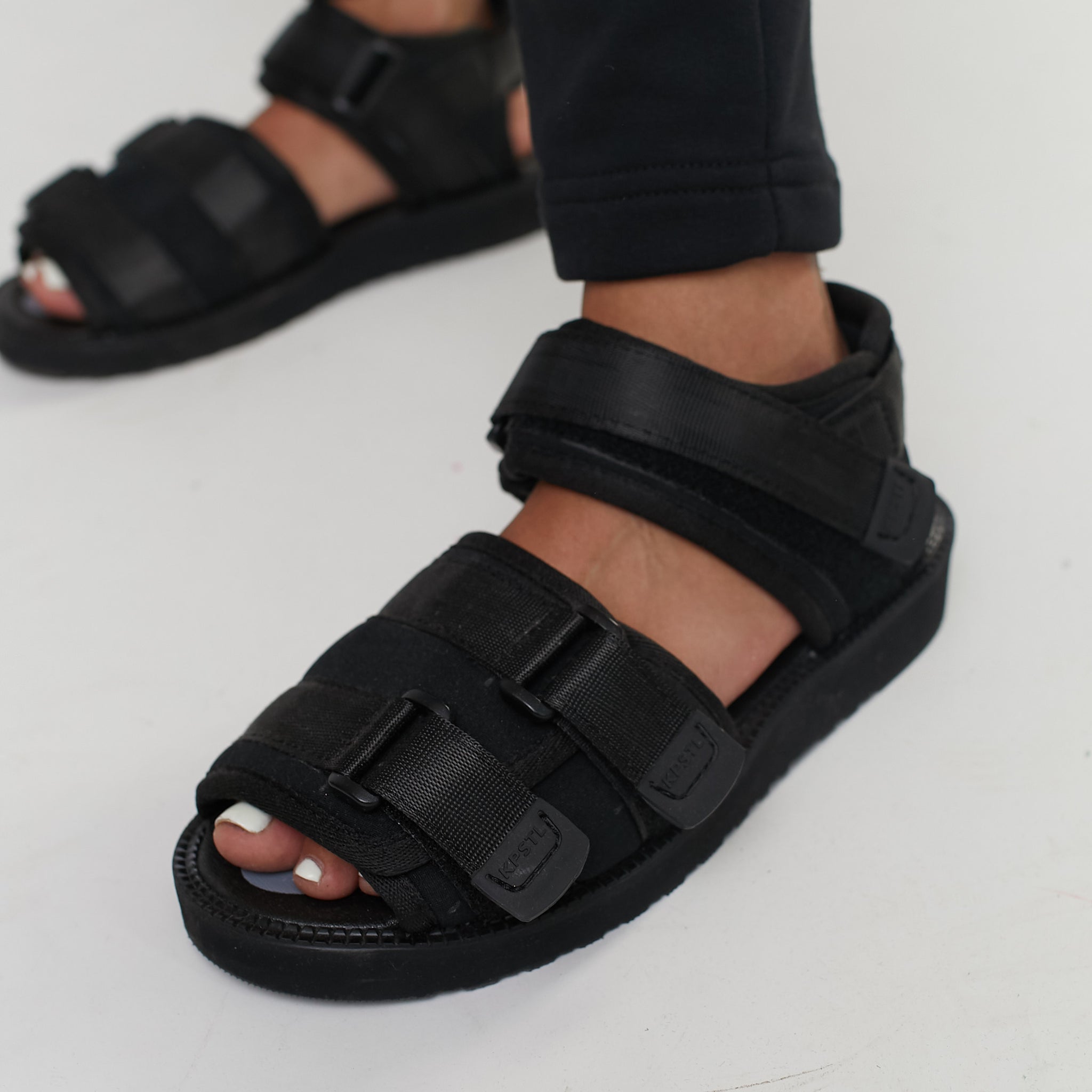 *сандалі у чорному кольорі special selection