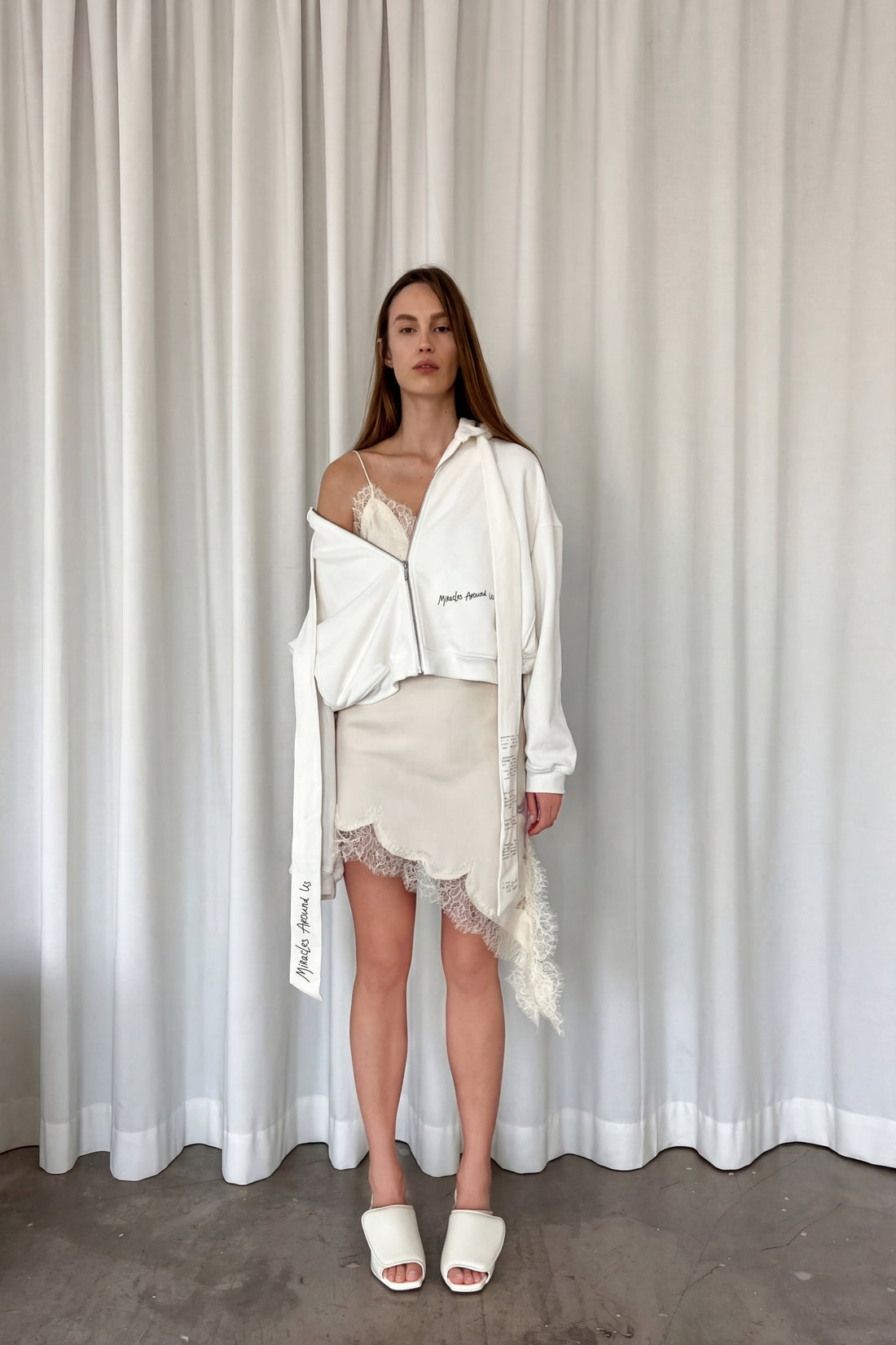 молочний зіпер Bow Edition із завʼязками з казкою