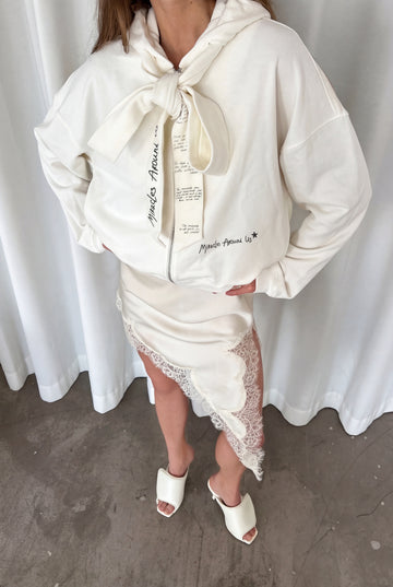 молочний зіпер Bow Edition із завʼязками з казкою