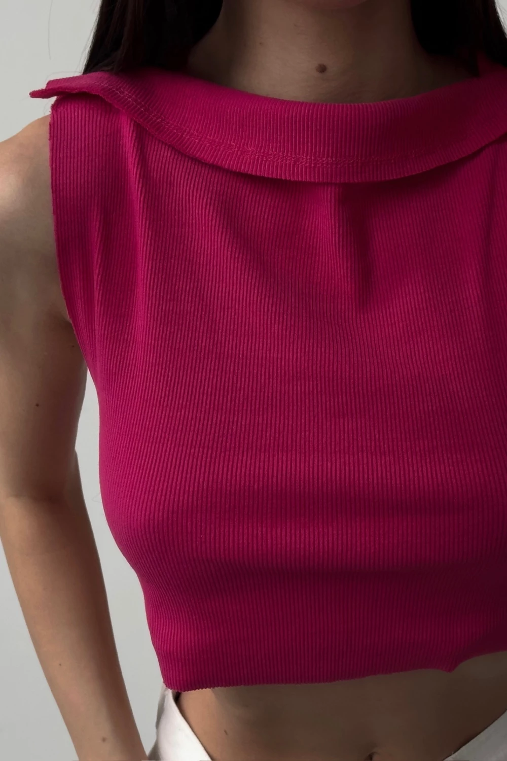 rough ribbed top in fuchsia color