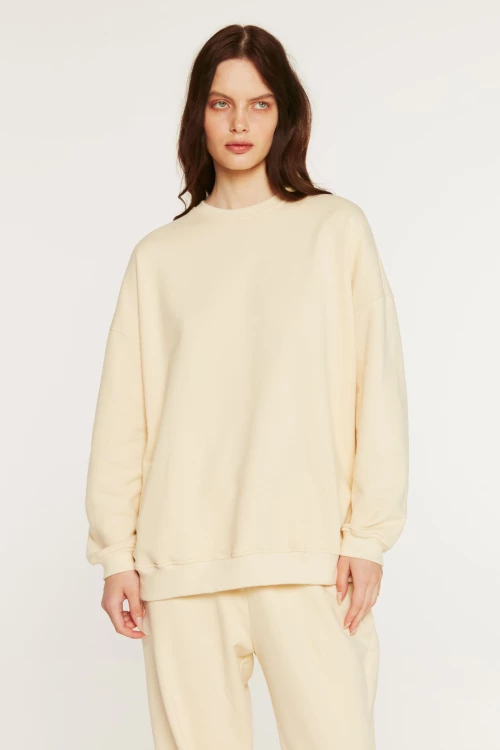 basic sweatshirt in vanilla color