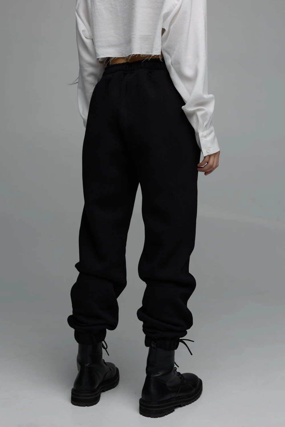 unisex warmed pants in black color