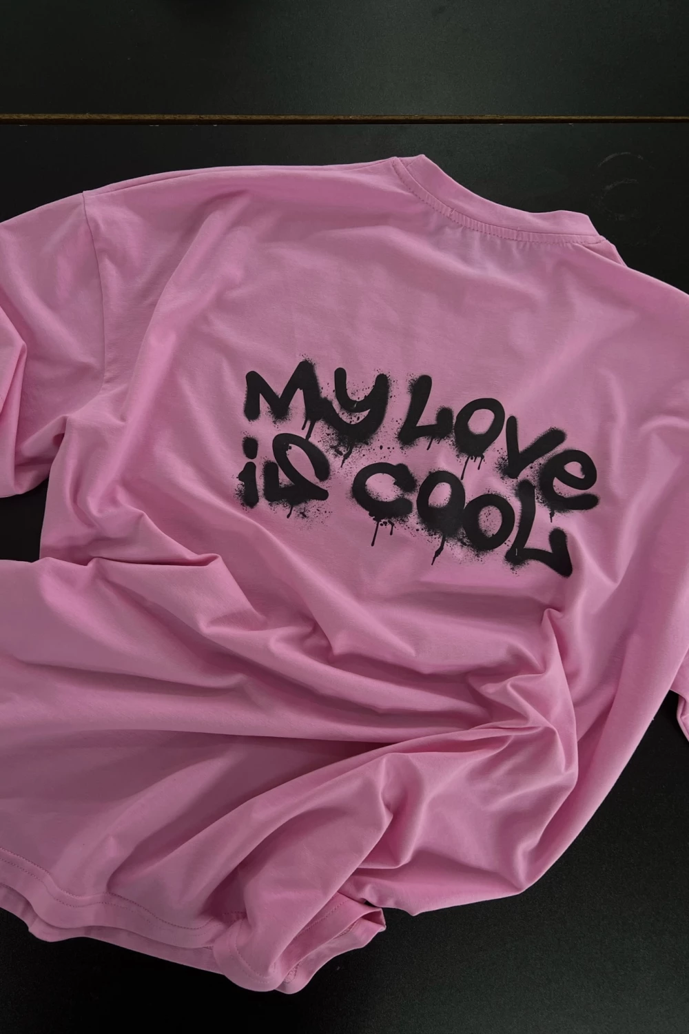 t-shirt "my love is cool" in bubble color