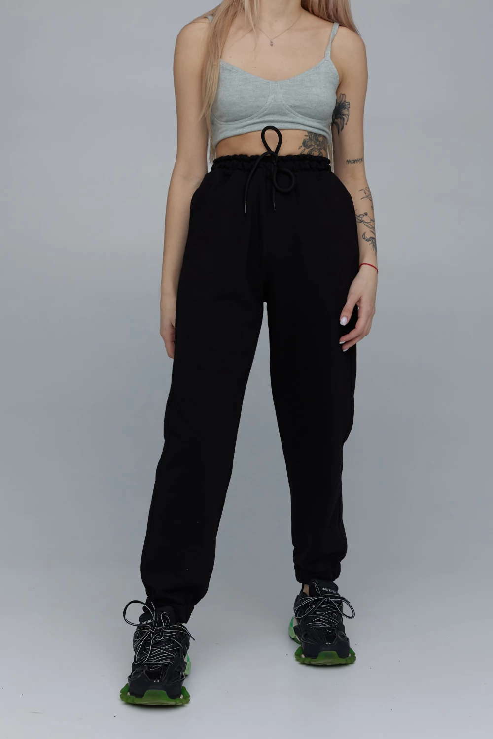 pants unisex in black color