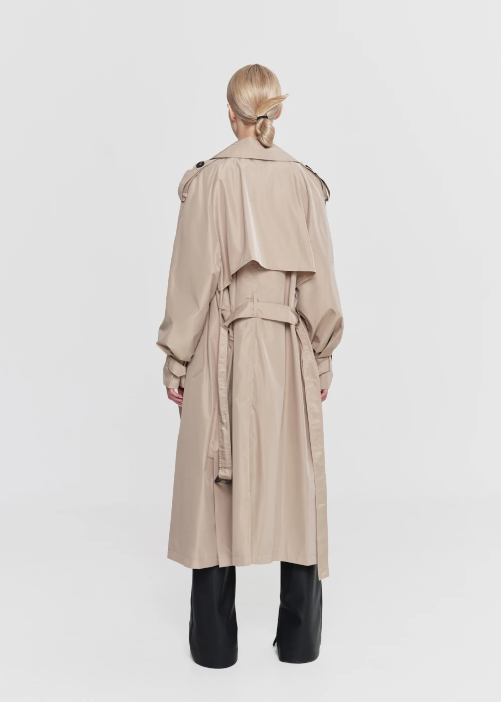 80s trench coat in biege color