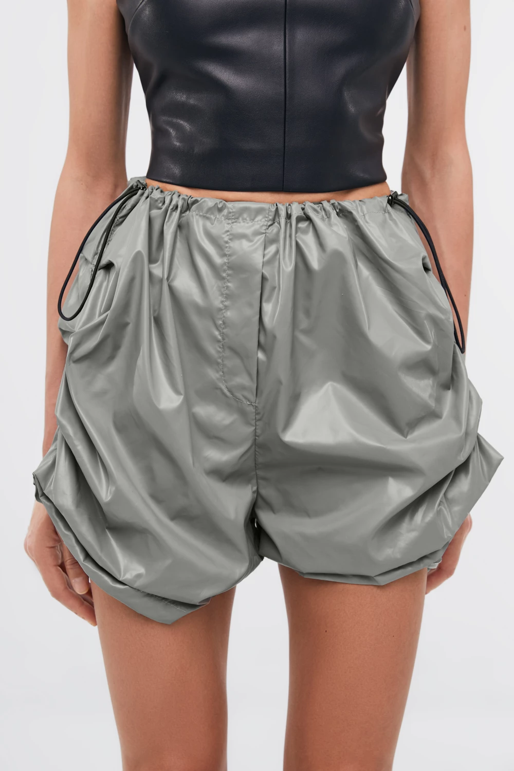 shorts a la cargo in forest color