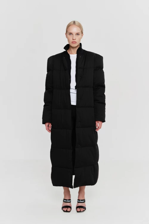 long puffer jacket in black color