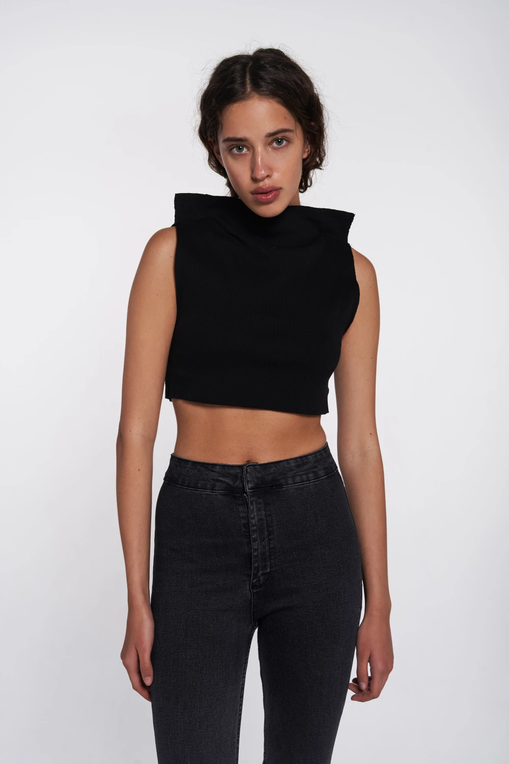rough ribbed top in black color