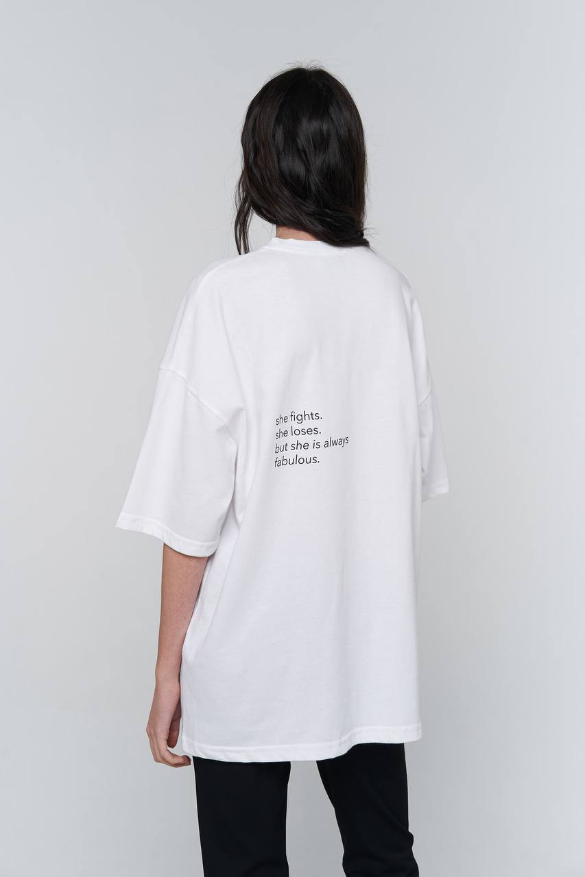 t-shirt she in white color