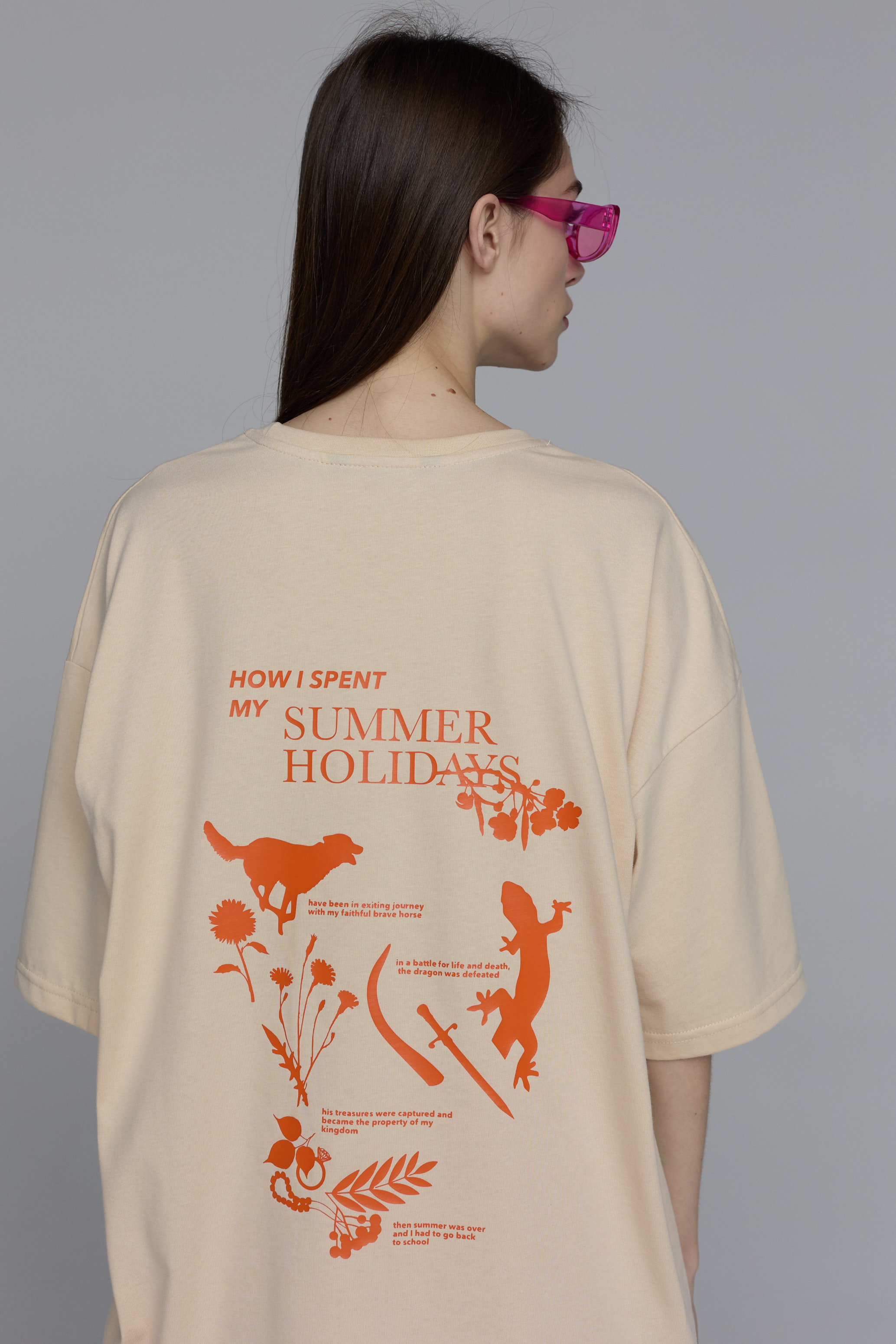 t-shirt summer holidays in cream