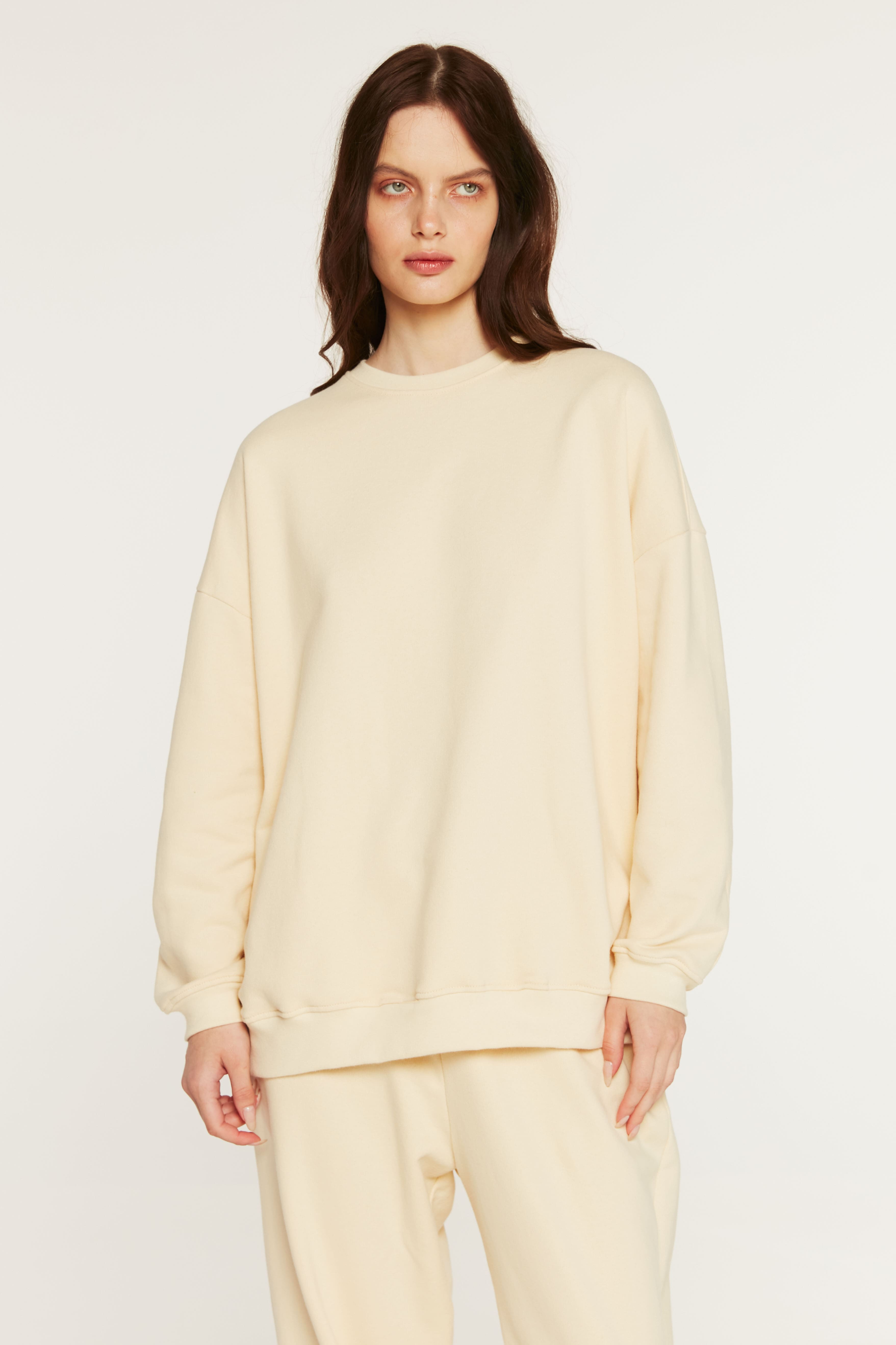 basic sweatshirt in vanilla color