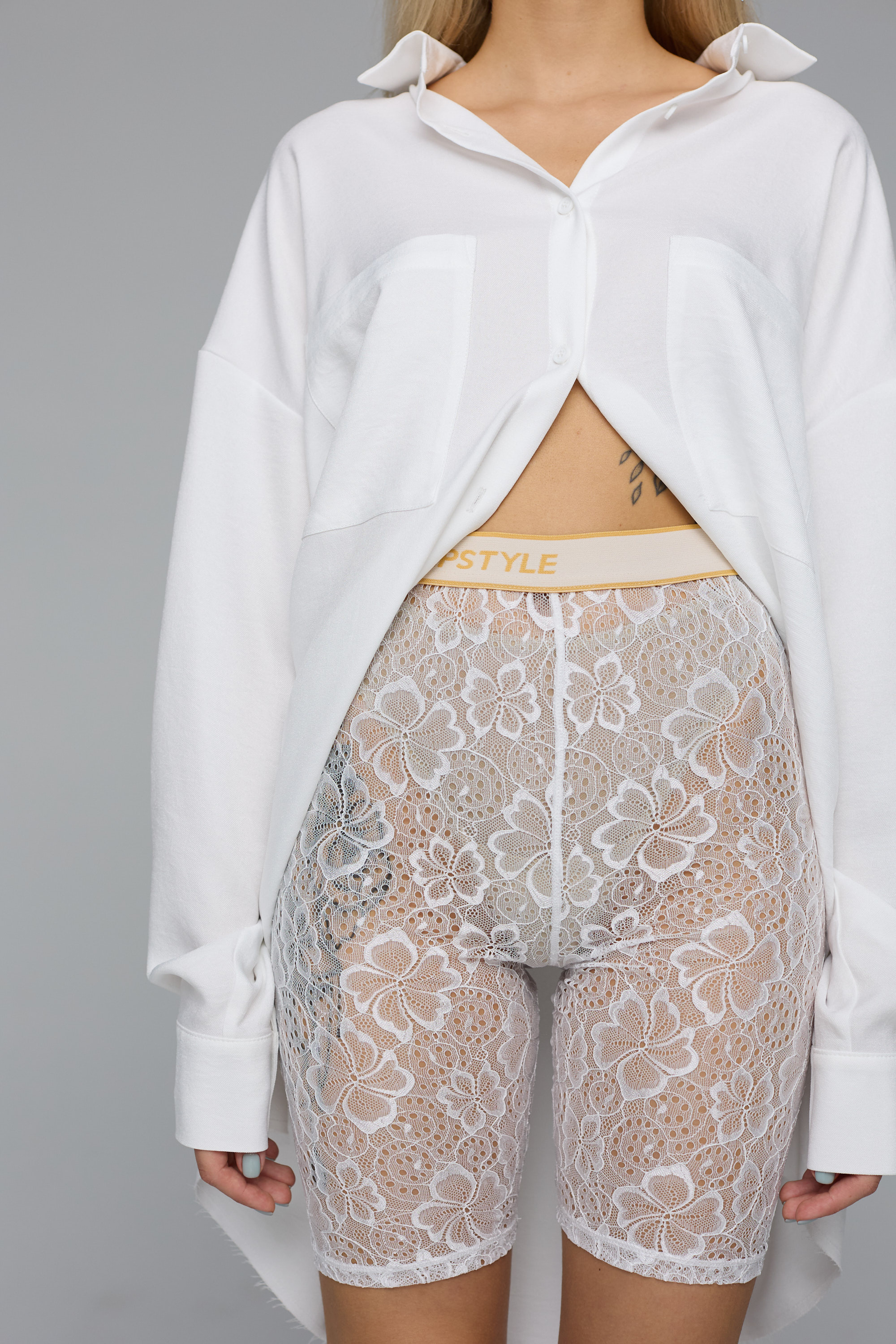 legging shorts lace in white