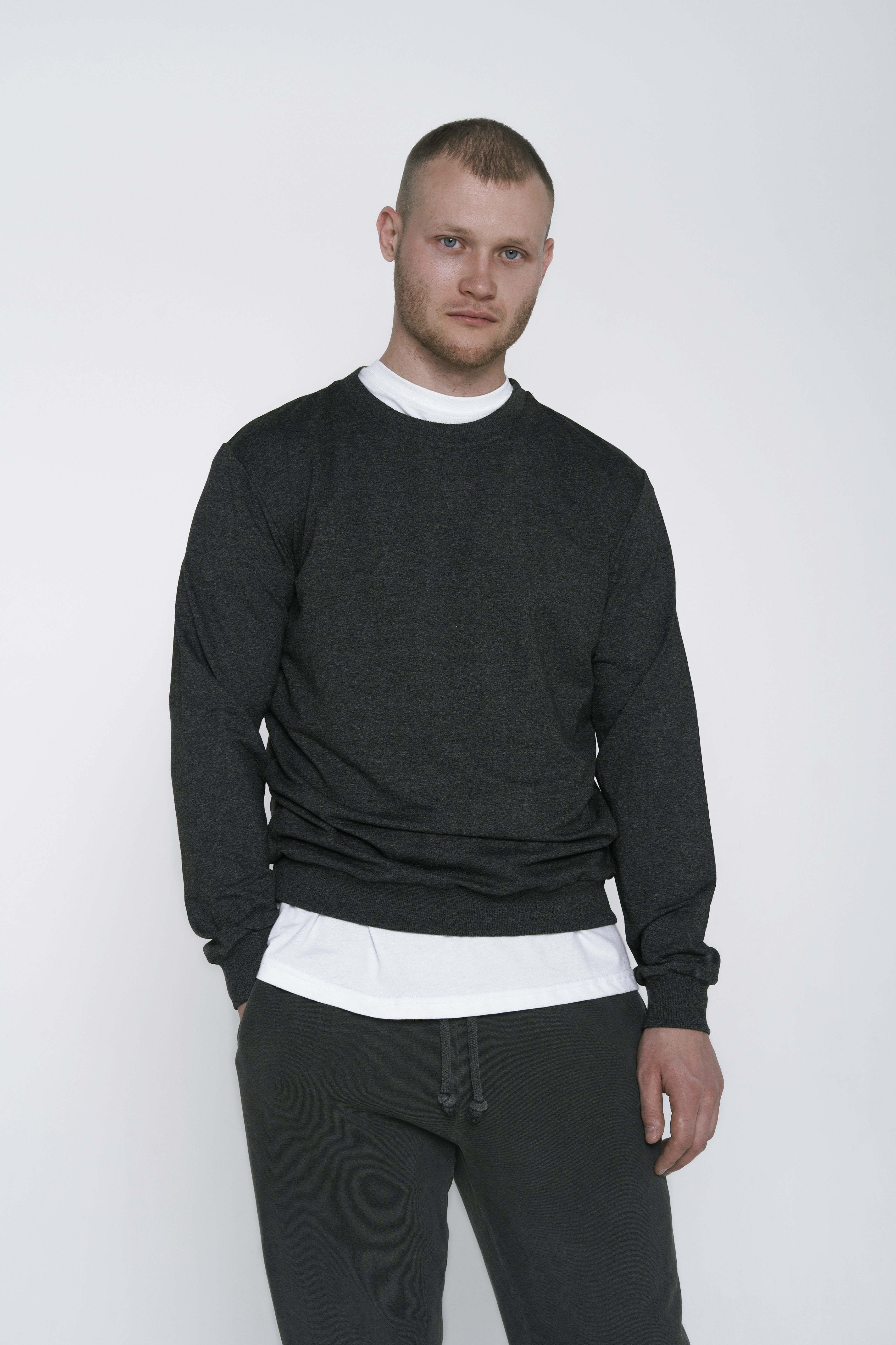 sweatshirt basic in color dark grey