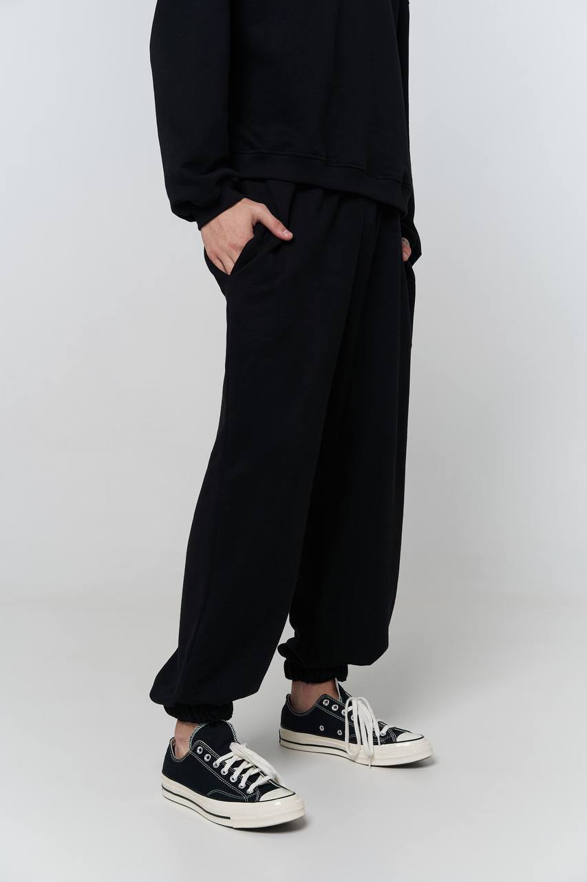 pants groove in black color