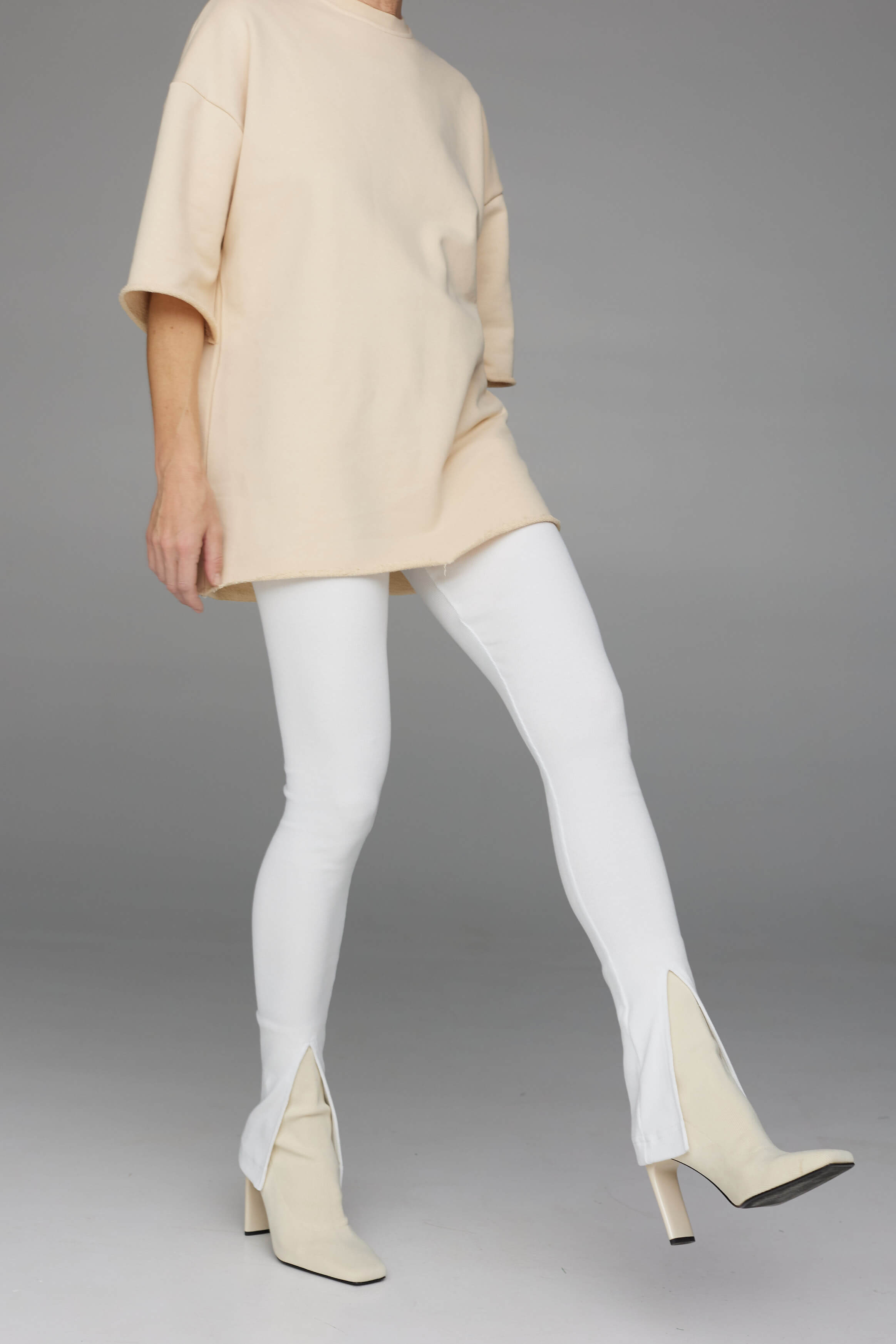 slit leggins ribbed in white color