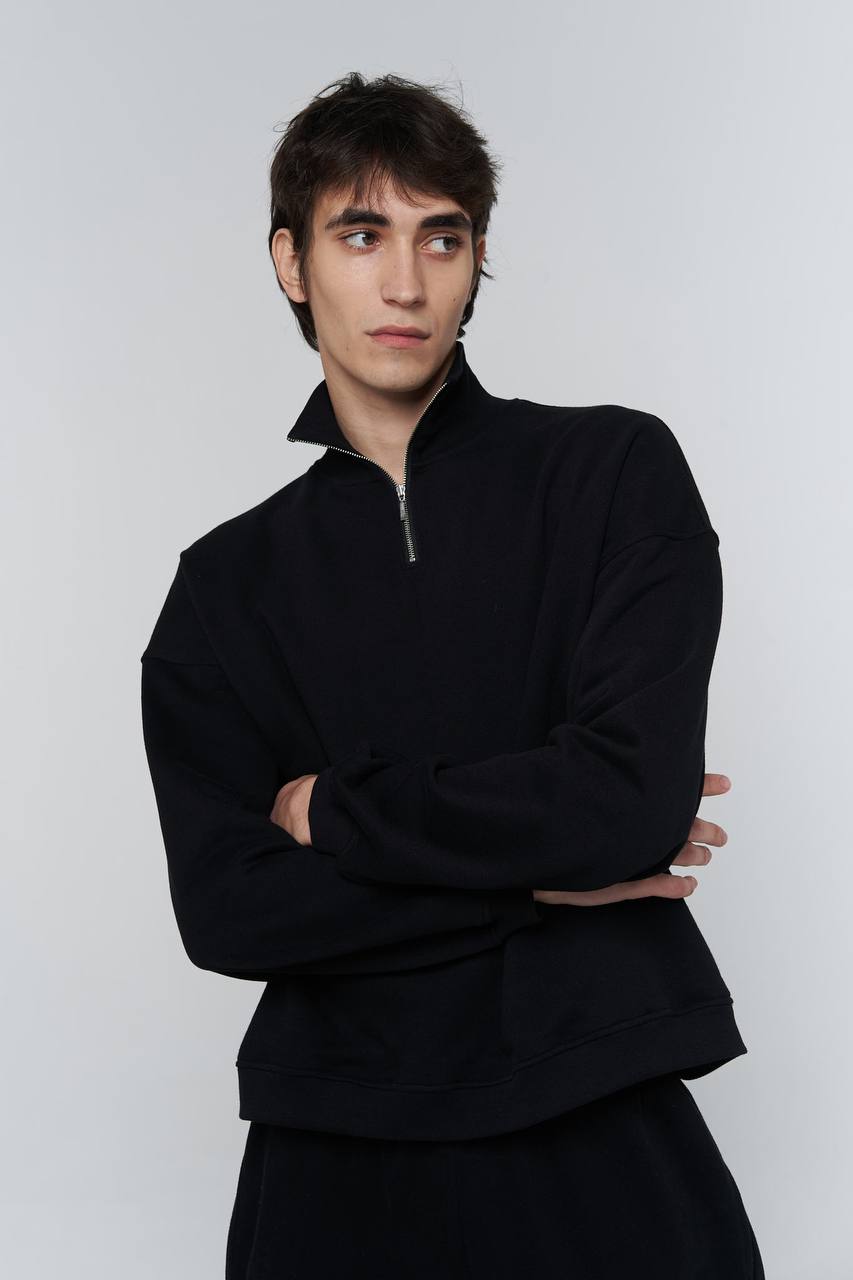 half zip sweatshirt in black color